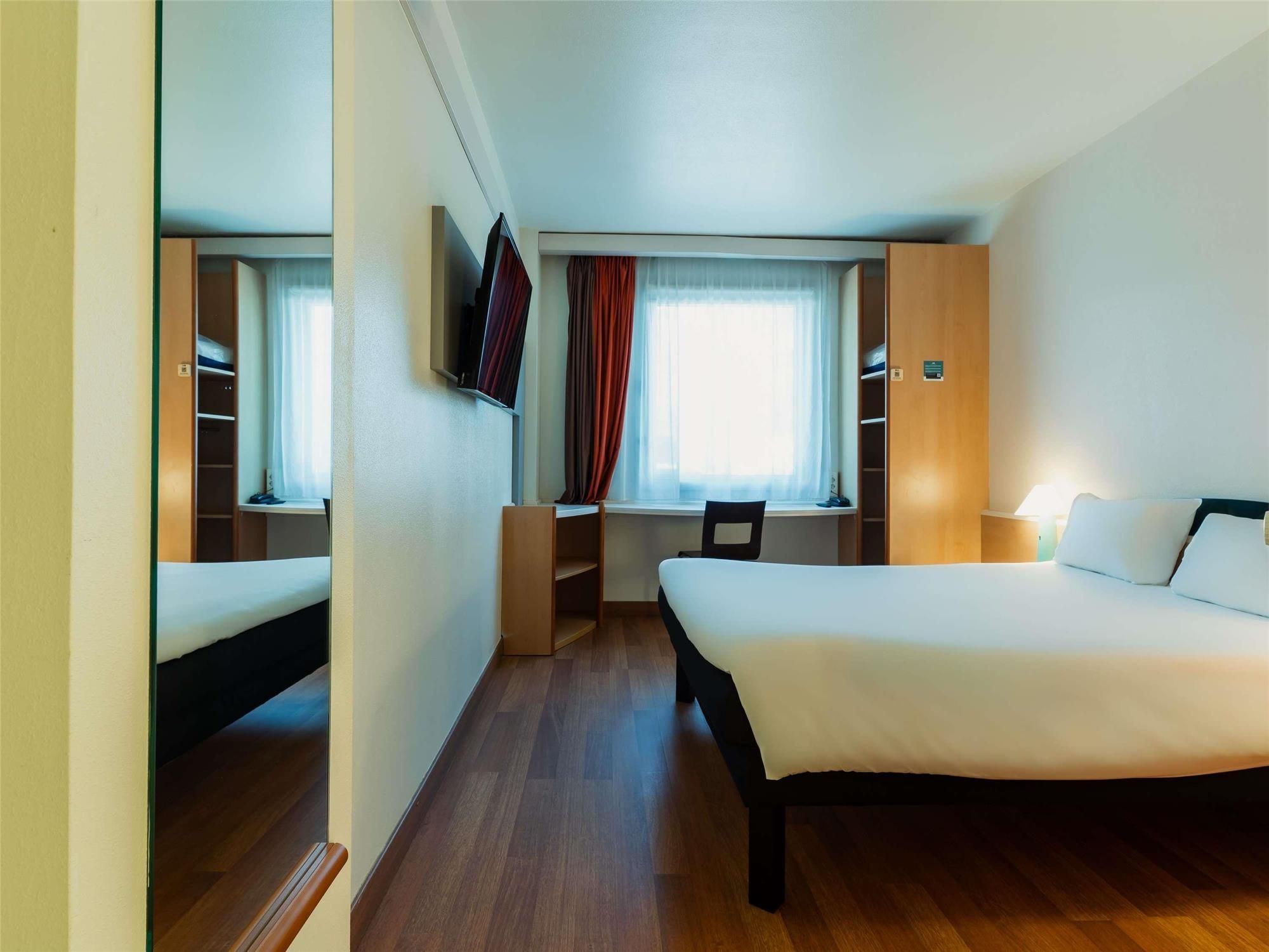 Ibis Barcelona Molins de Rei 1