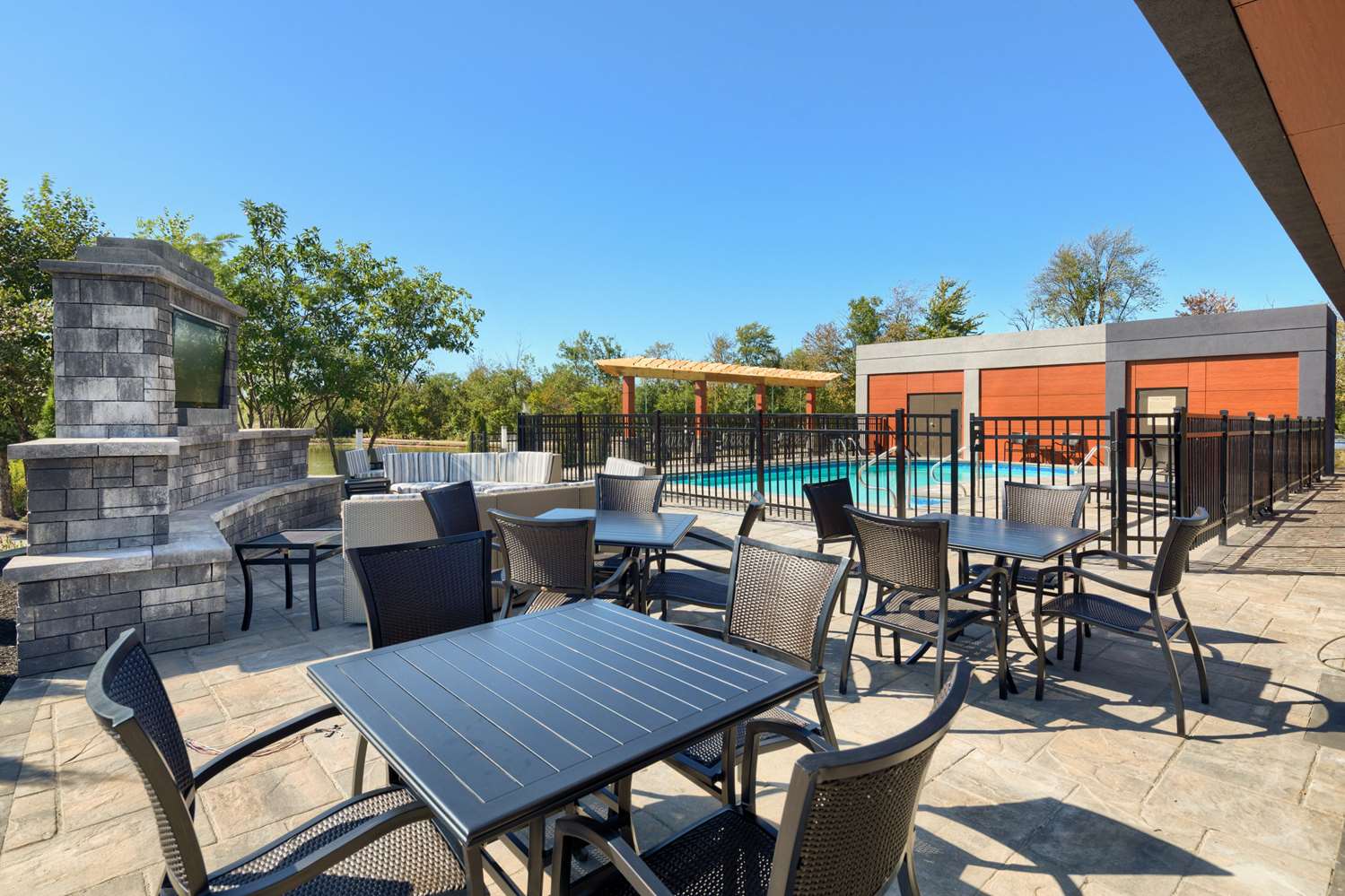 Hampton Inn Louisville-Northeast 2