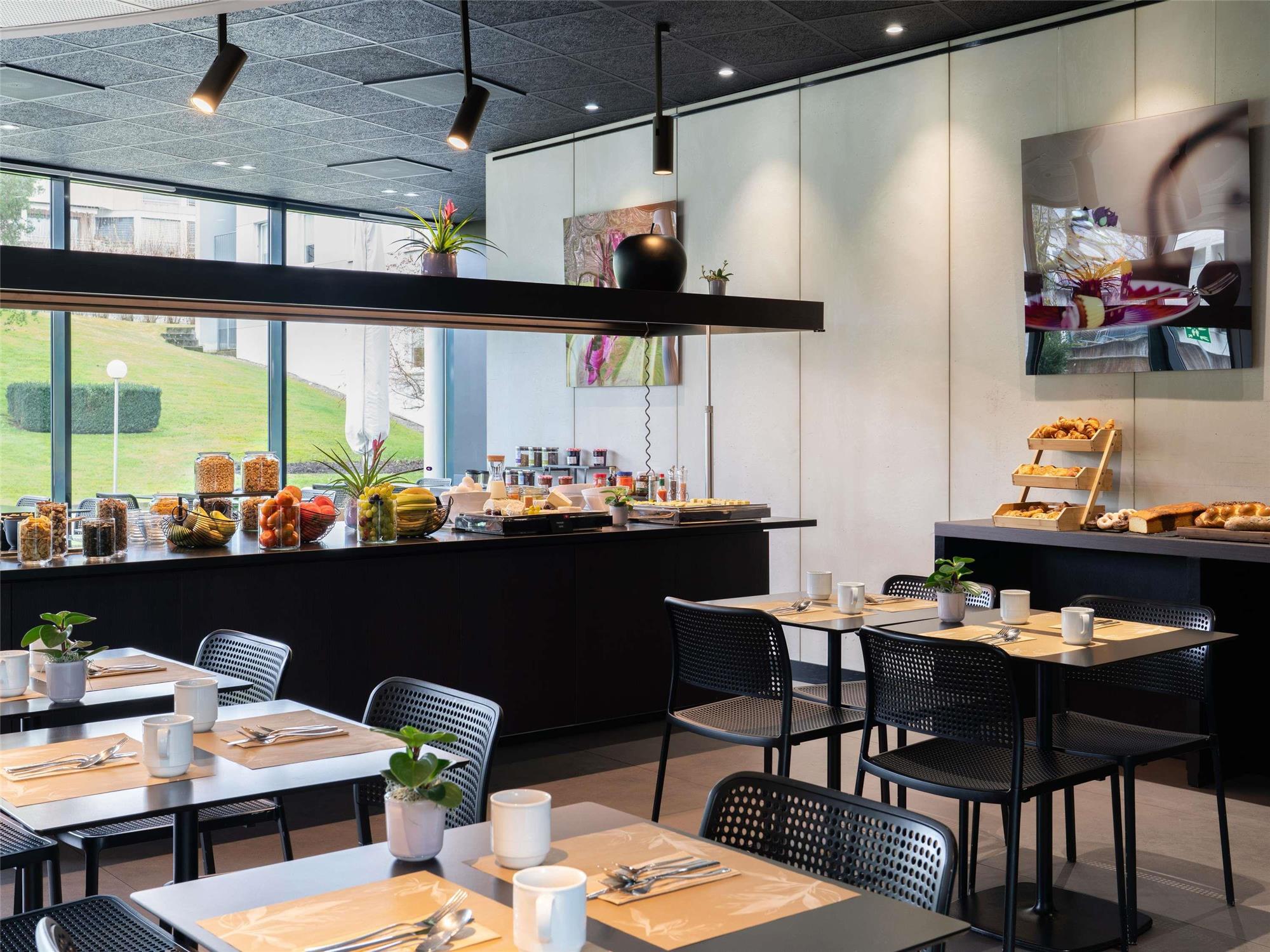 Novotel Suites Genève Aéroport 2