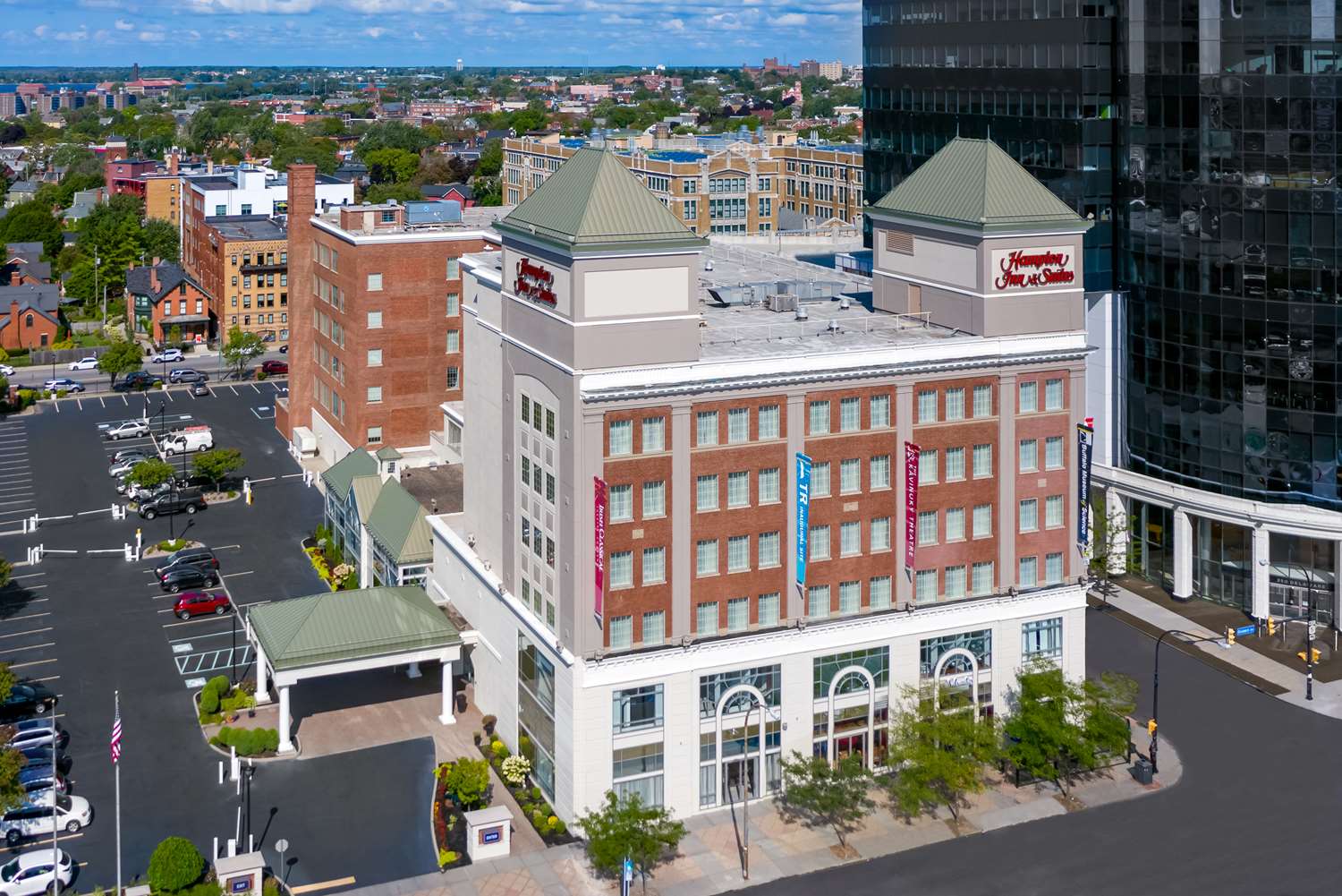 Hampton Inn & Suites Buffalo Downtown 2