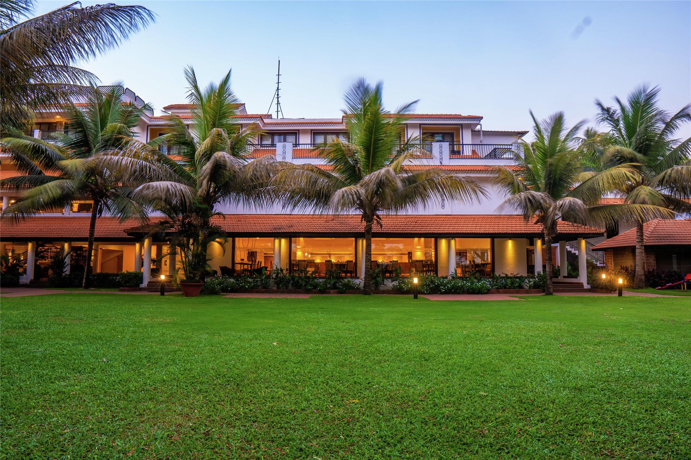 DoubleTree by Hilton Goa - Arpora - Baga 2