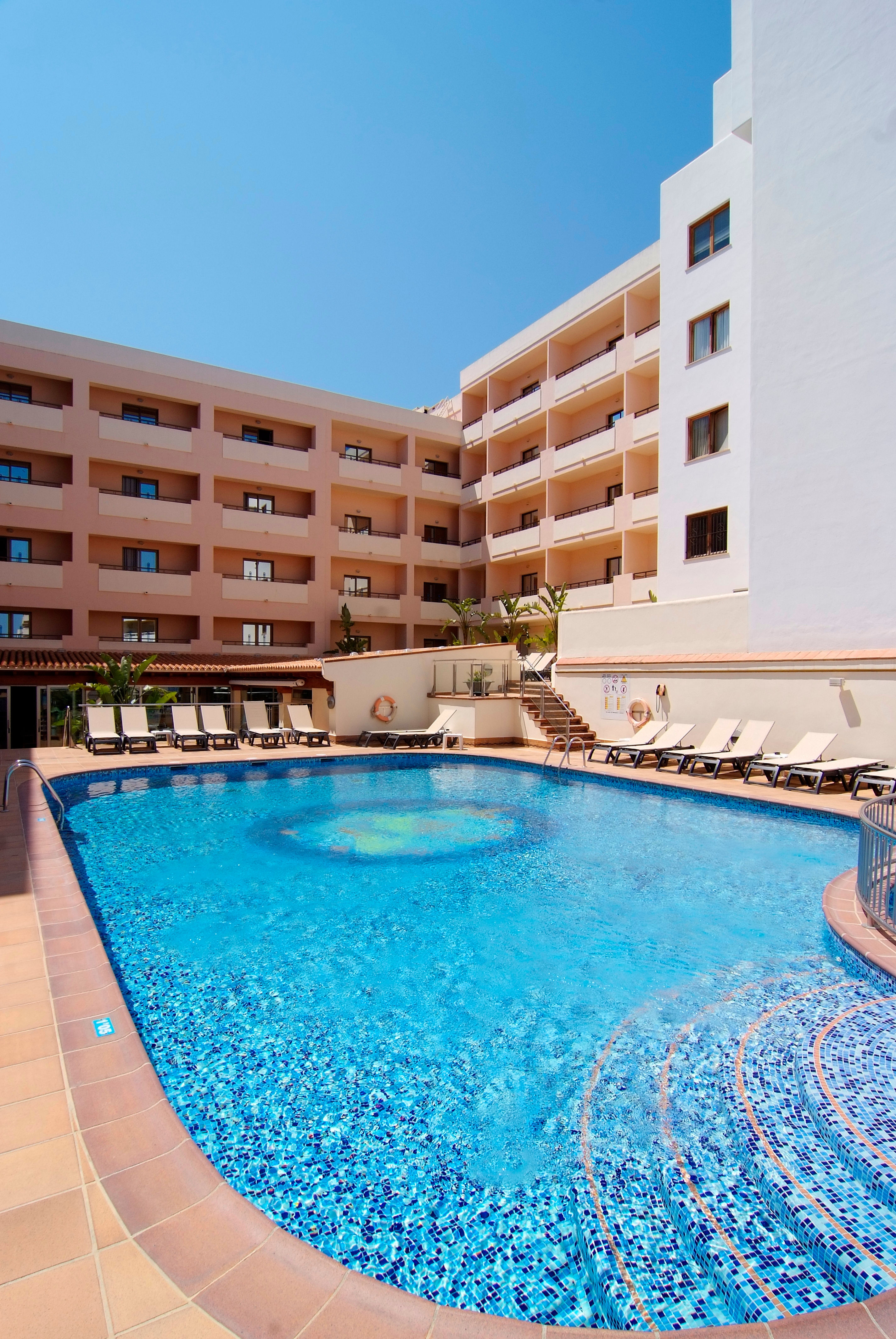 Invisa Hotel La Cala 2