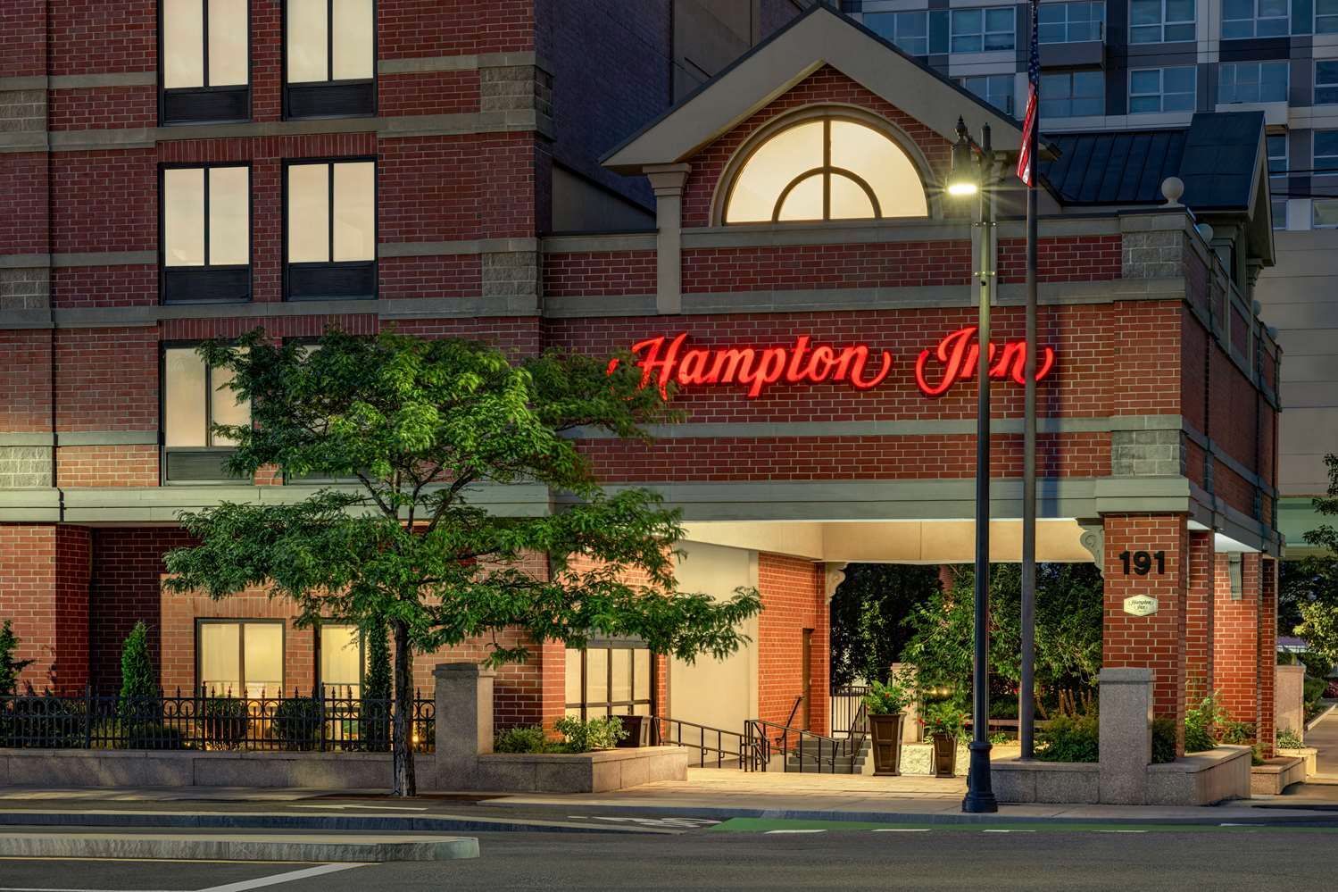 Hampton Inn Boston/Cambridge 2