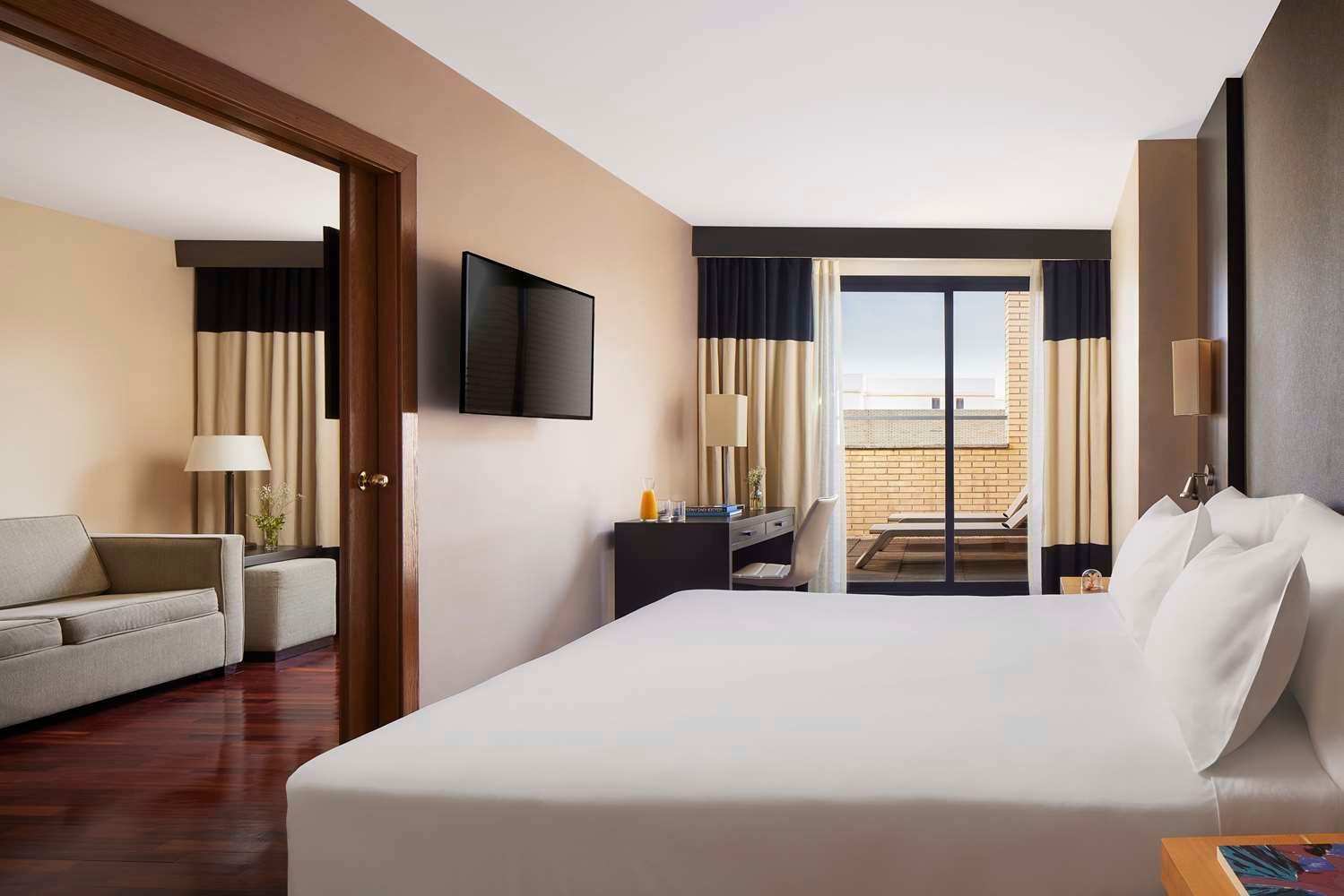 iStay by NH Ciudad de Valencia Hotel 1