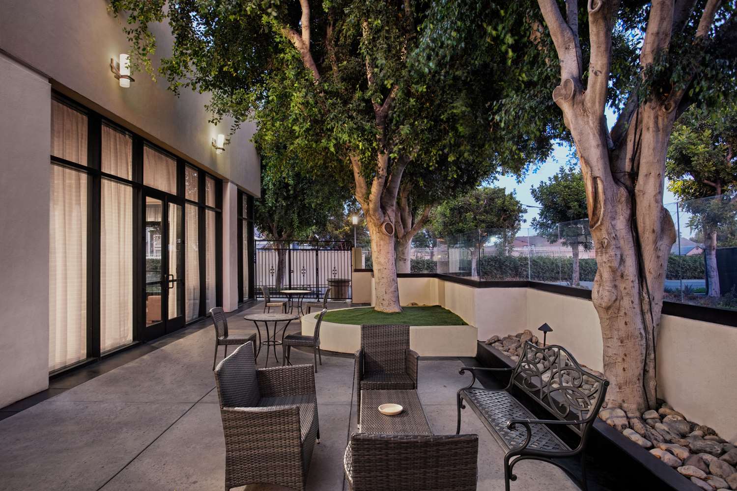 DoubleTree by Hilton Los Angeles - Norwalk 2
