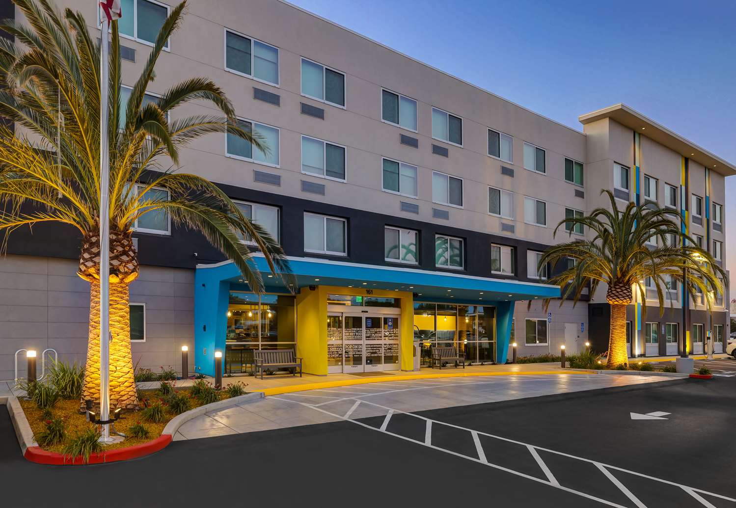 Tru By Hilton Lathrop 2