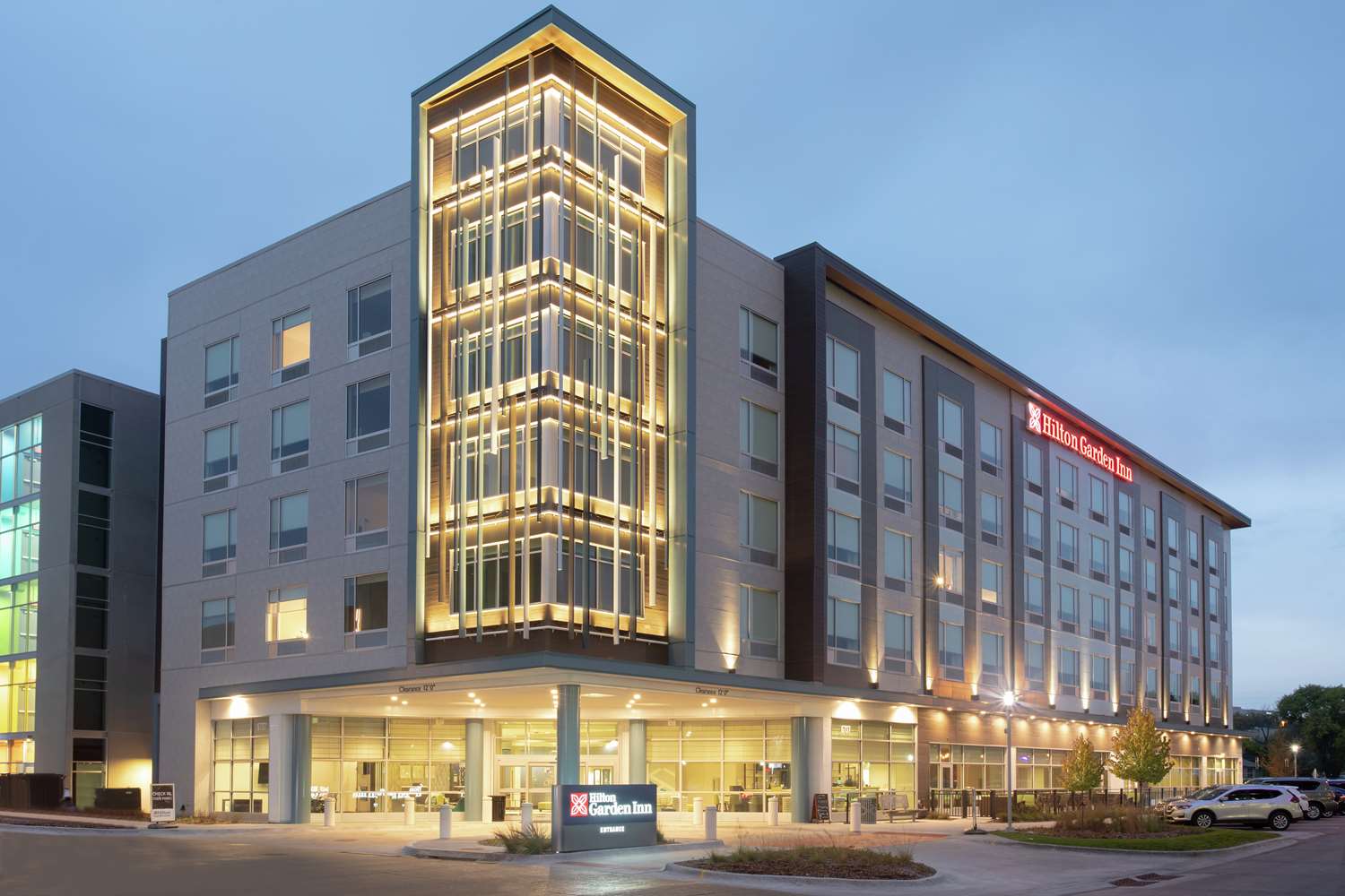 Hilton Garden Inn Omaha Aksarben Village 1
