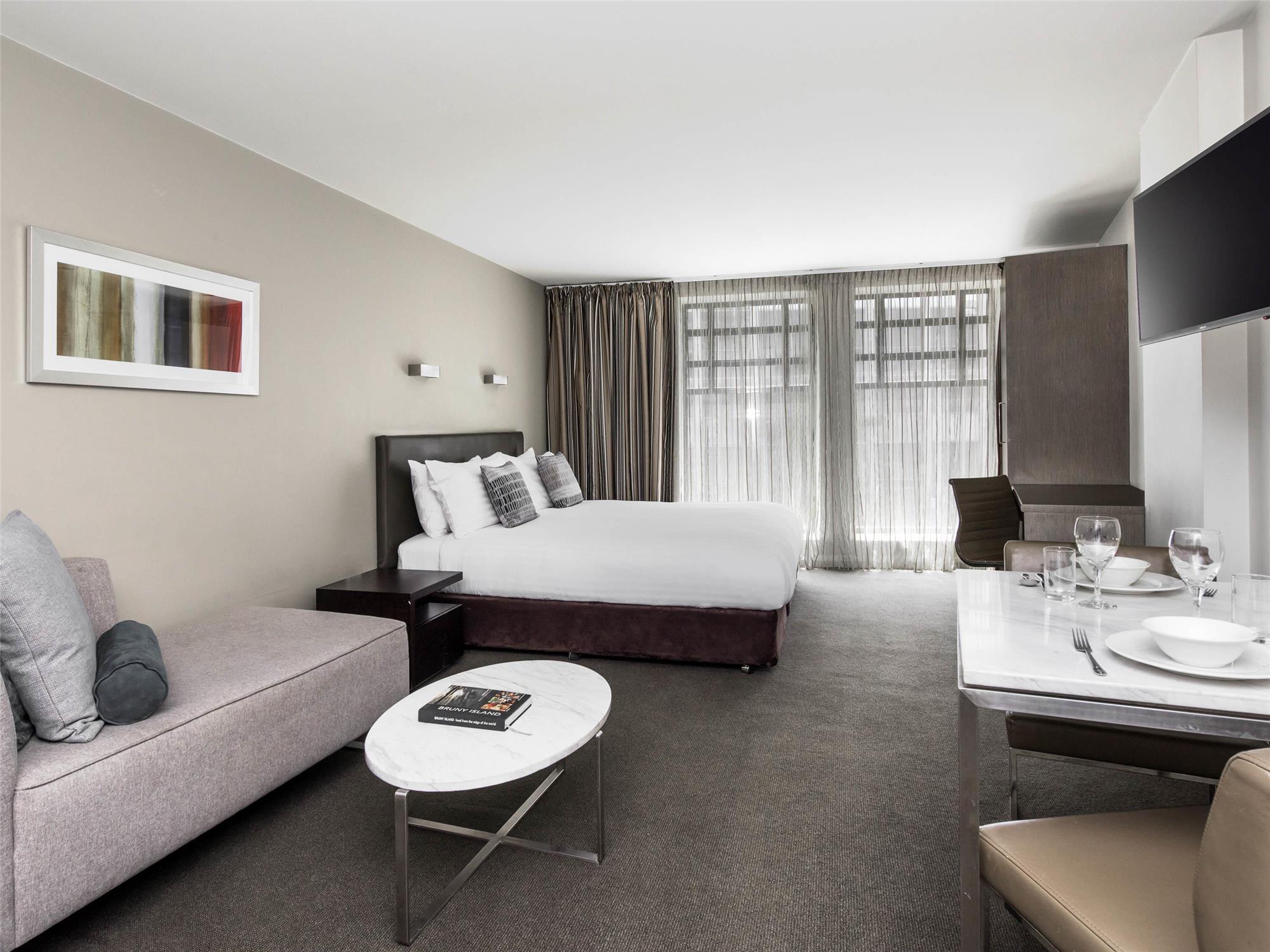 Mantra Collins Hotel 2