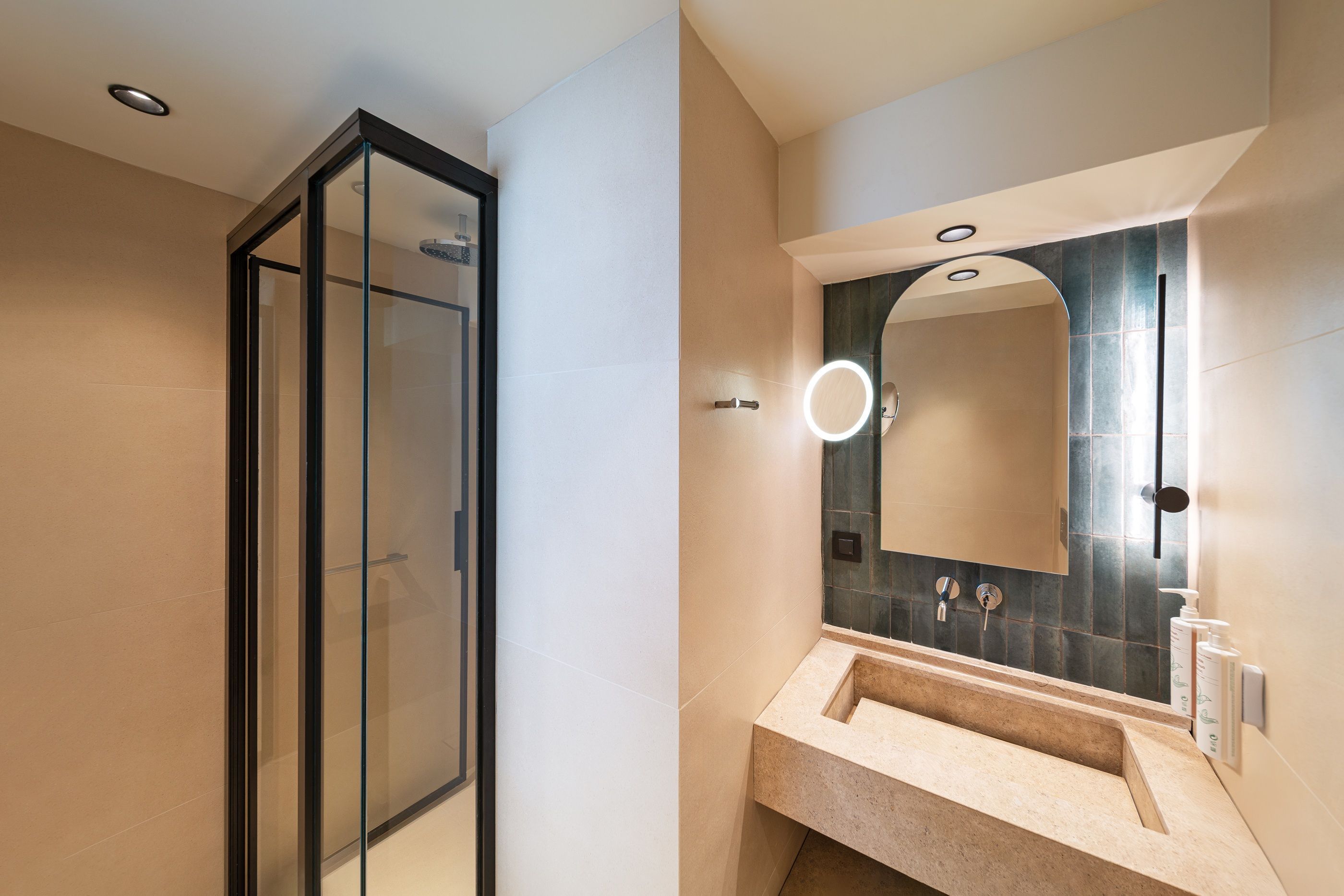 Deluxe Doppelzimmer mit Poolblick