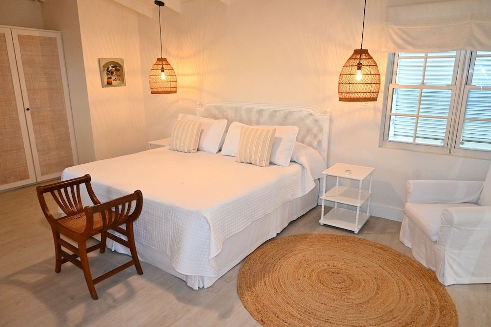 Paris - Speightstown - Little Good Harbour - Speightstown