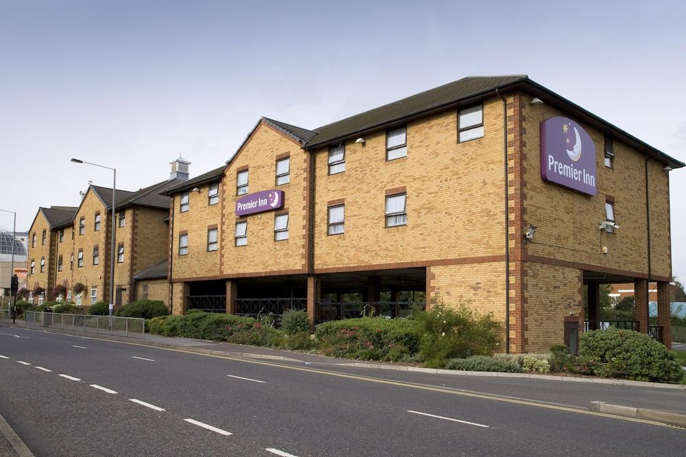 Lyon - Barking - Premier Inn London Romford - Mercury Gardens - Barking