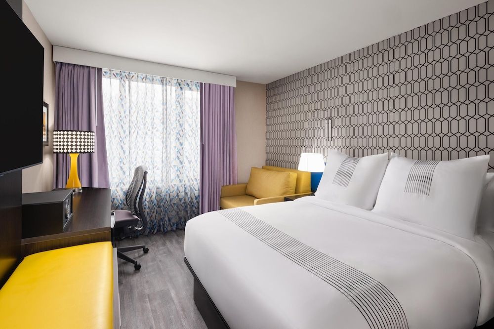 Nice - New York-La Guardia - GLō Best Western Bronx NYC - New York-La Guardia