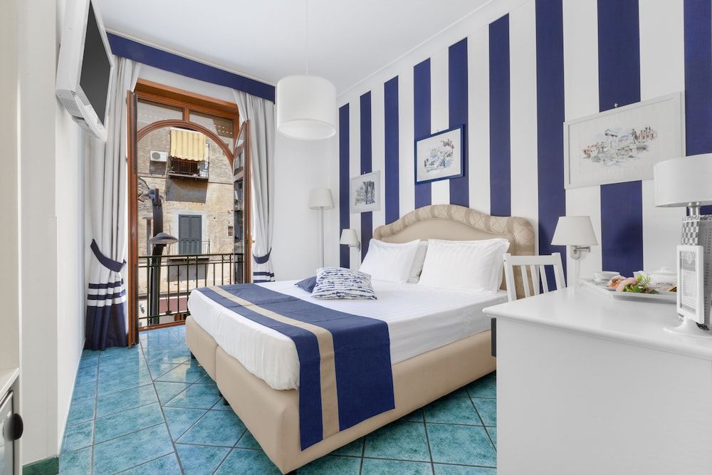 Paris - Torre del Greco - Hotel Herculaneum - Torre del Greco