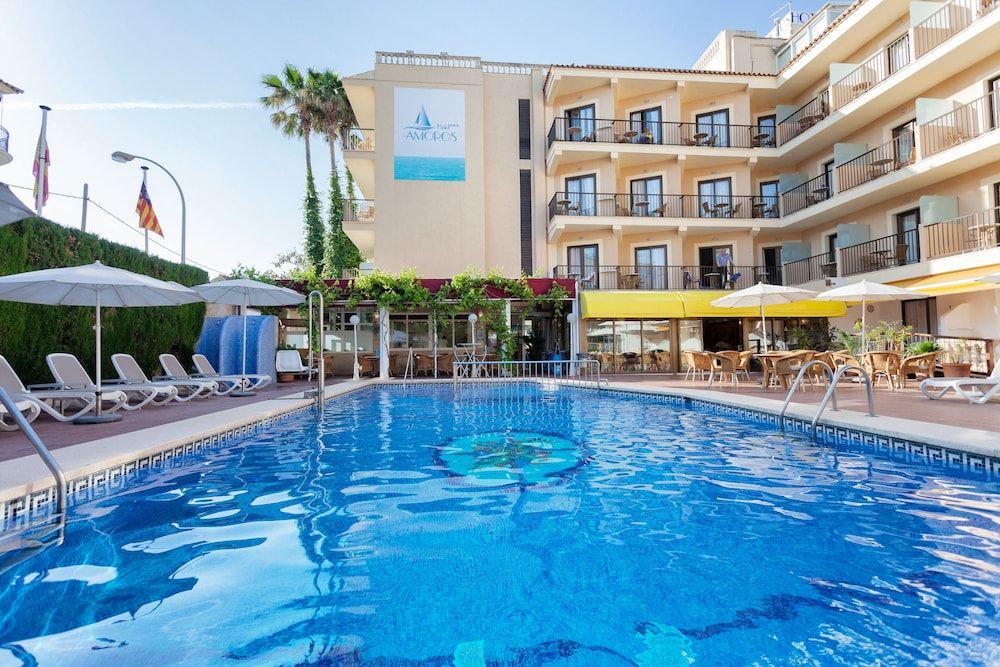 Paris - Cala Ratjada - Hotel Amoros - Cala Ratjada