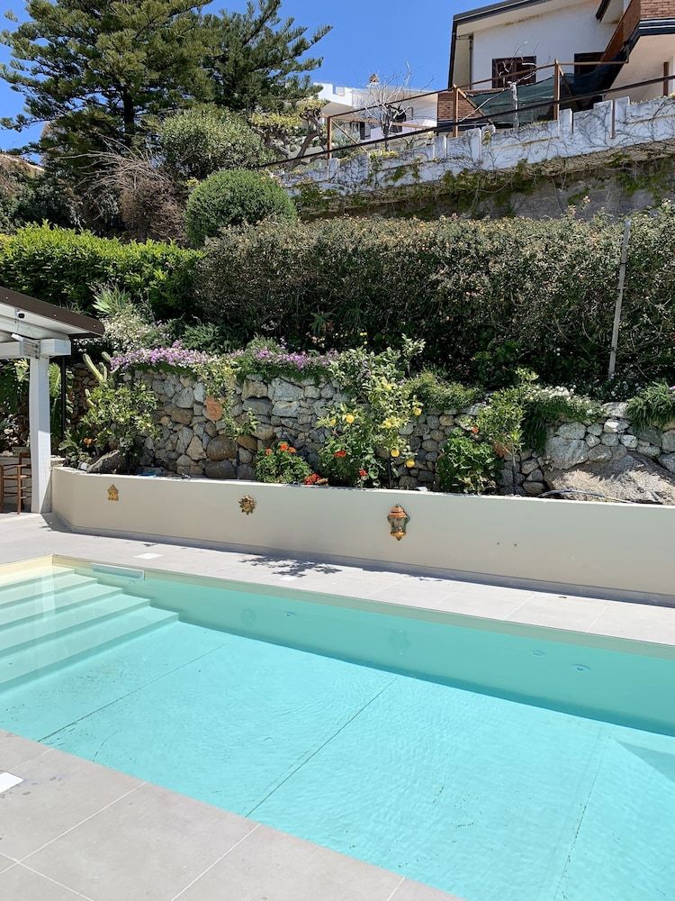 Nice - Tropea - HOTEL MERCURIO SUL MARE - Fish restaurant and private beach - Tropea