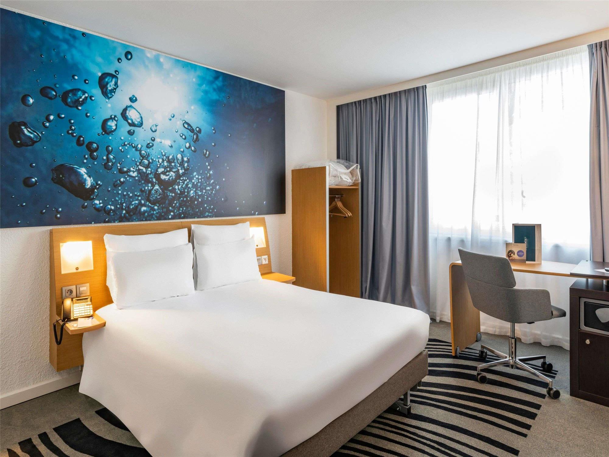 Hotel Novotel Evry Courcouronnes 1