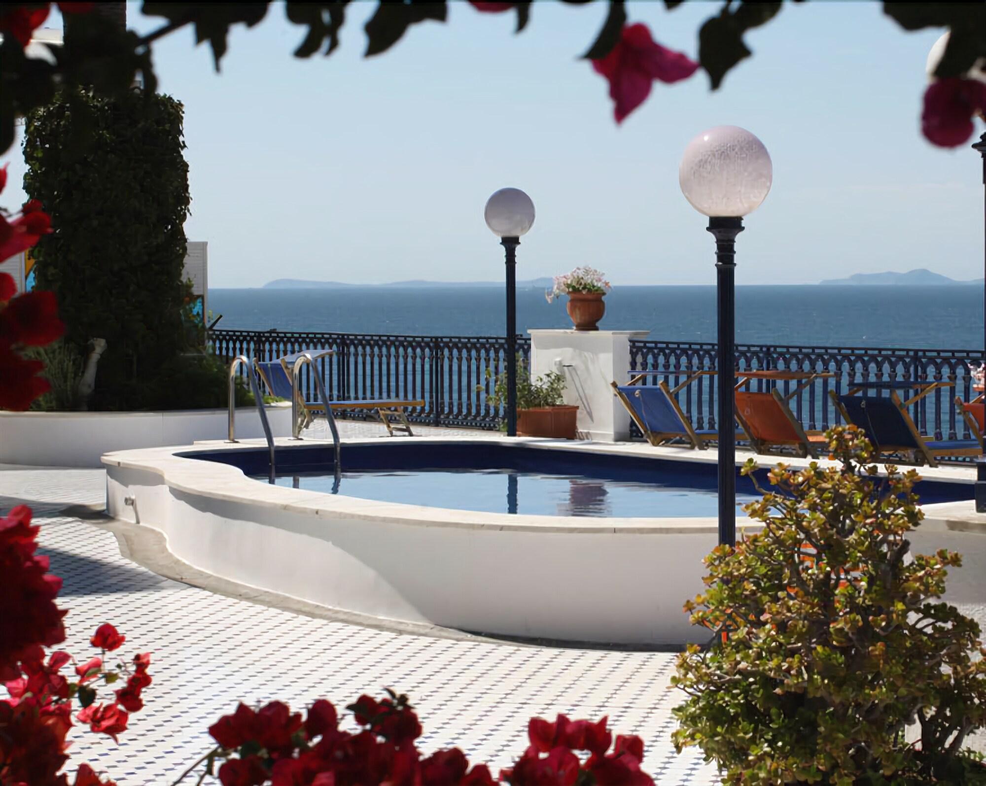 Villa La Terrazza Suites 2