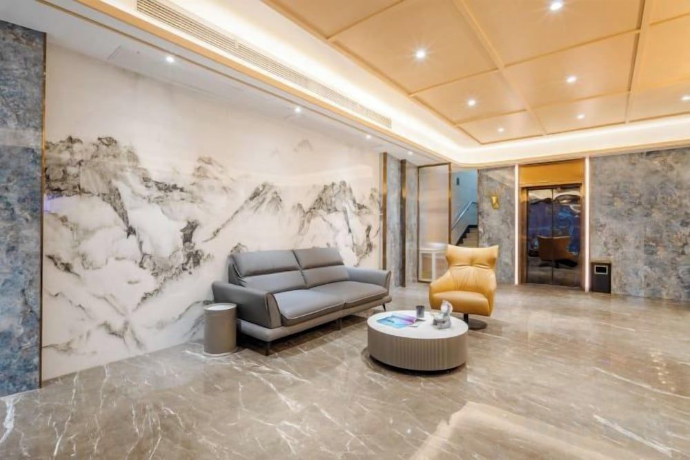 Yimi Collection Hotel (Shanghai Xizang North Road Subway Station) 1