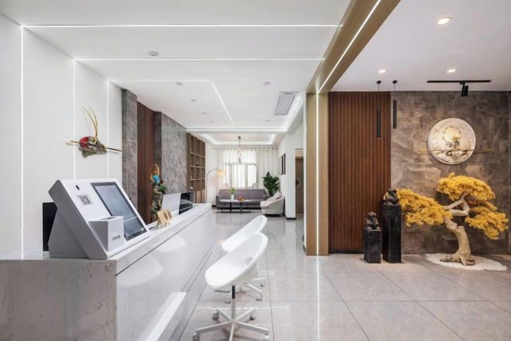 Serinity Hotel (Yangshuo West Street Lijiang Branch) 1