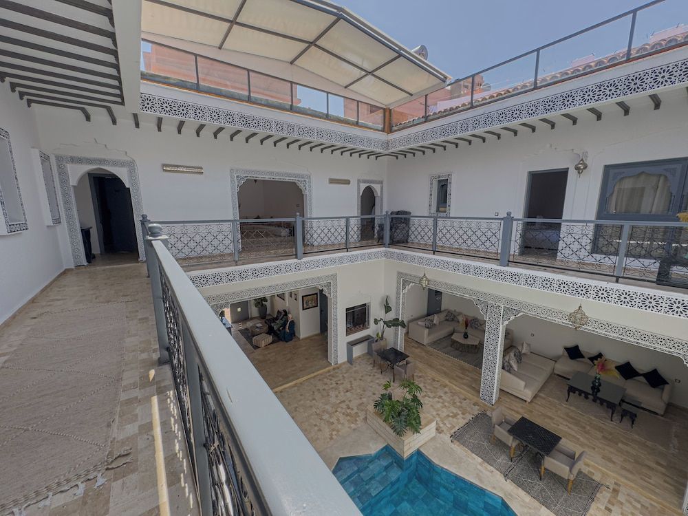 Riad Shiny Moon 1