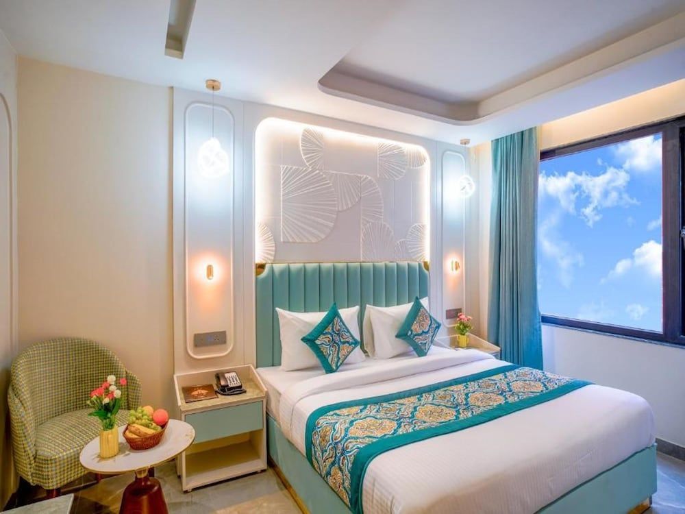 The Horizon By LA Riqueza Hotels , New Delhi City Centre 1