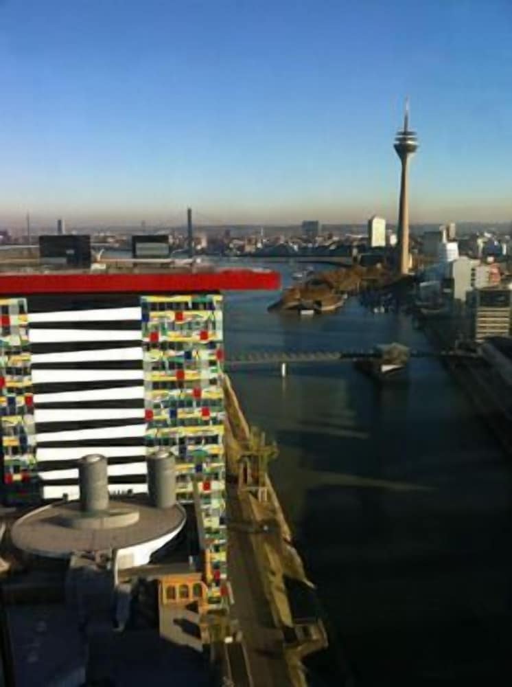 Innside by Meliá Düsseldorf Hafen 1