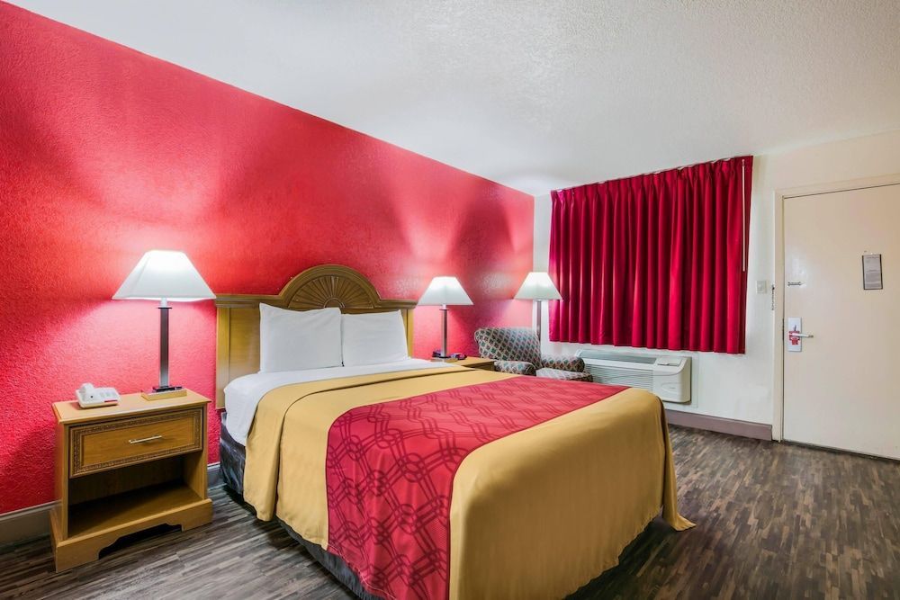 Econo Lodge & Suites Brinkley 1