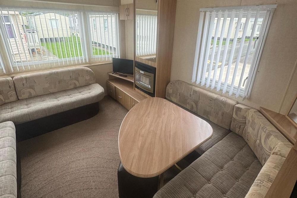 3 Bed Caravan - Sleeps 8 - Pets - Parking 1