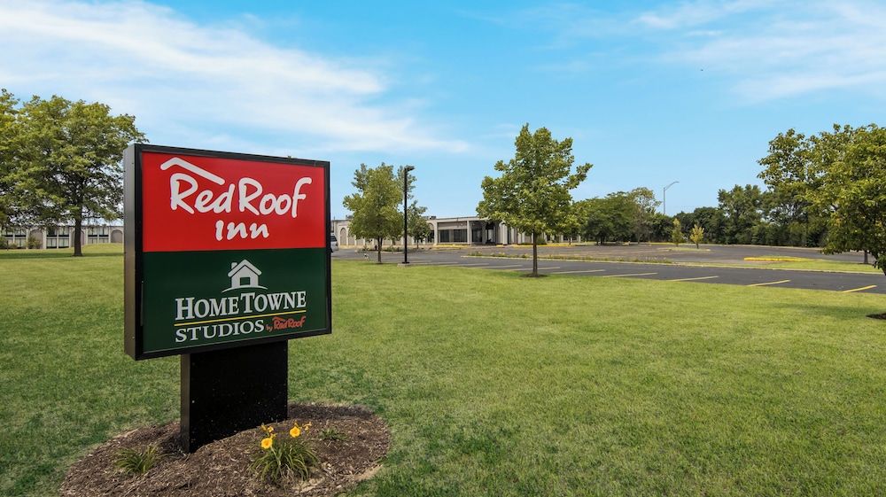 Red Roof Inn & Conference Center Chicago - Aurora Fox Valley 1