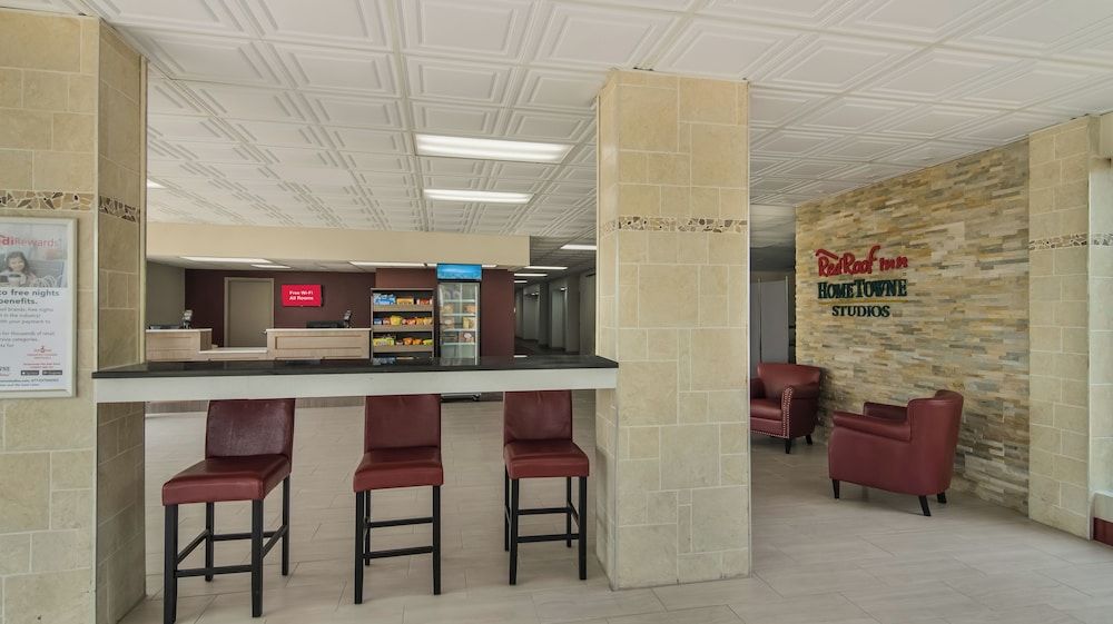 Red Roof Inn & Conference Center Chicago - Aurora Fox Valley 2
