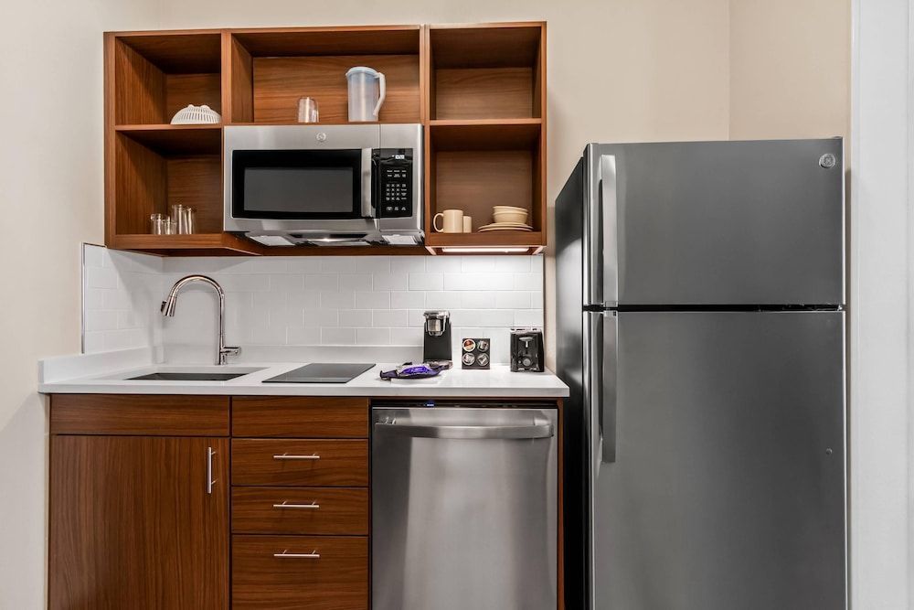 Everhome Suites San Antonio Lackland near SeaWorld by Choice Hotels 1