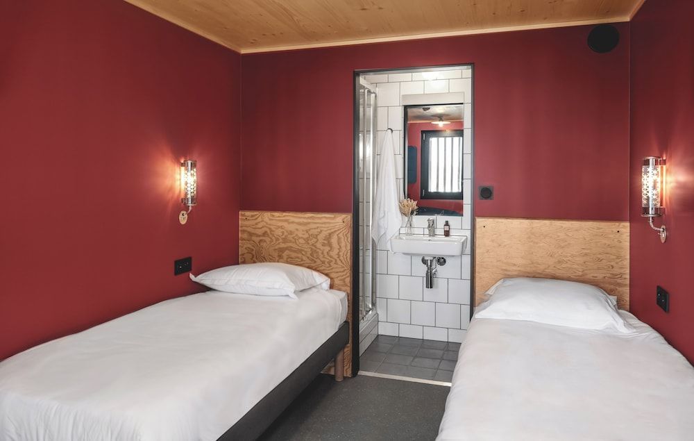 Eklo Hotels Paris Roissy CDG Airport 2