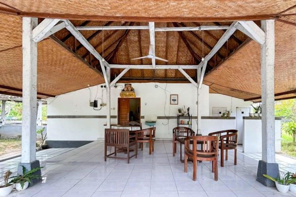 Hepi Bungalow Lovina Mitra RedDoorz 2