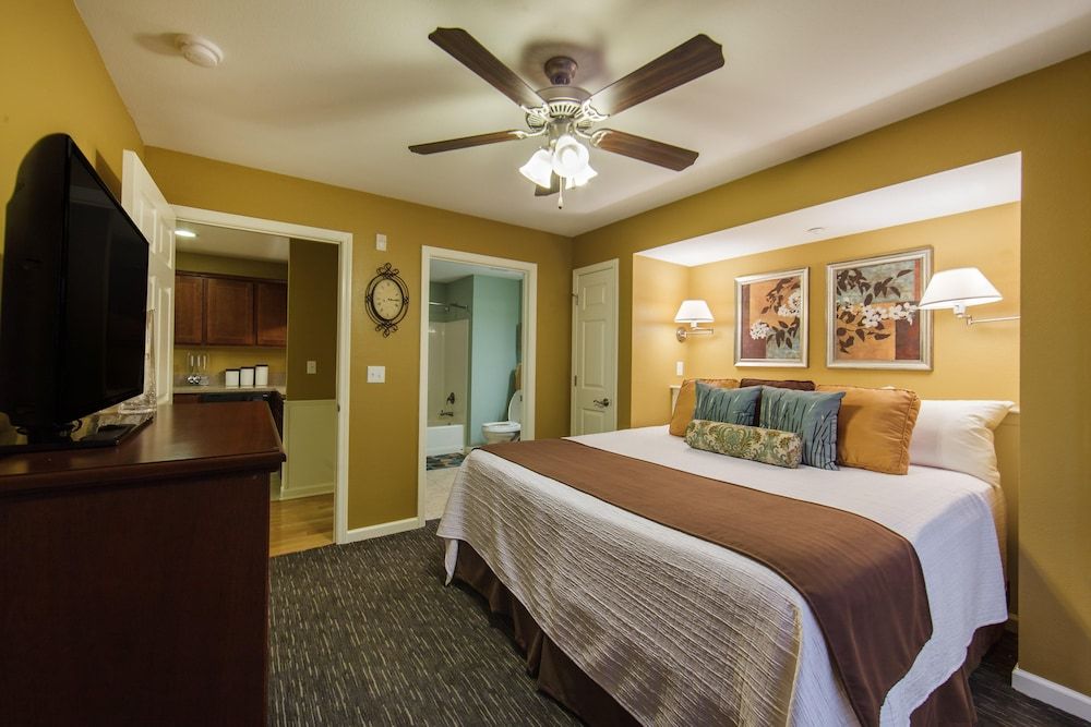 Holiday Hills Resort at Branson 1