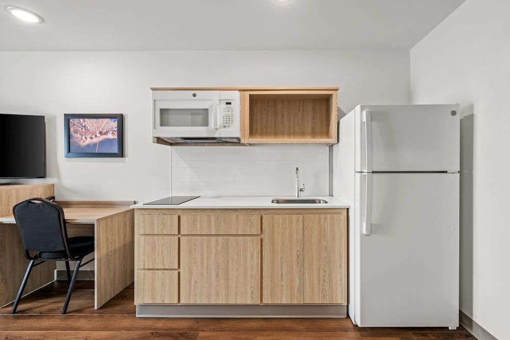 WoodSpring Suites Charlotte Northlake 1