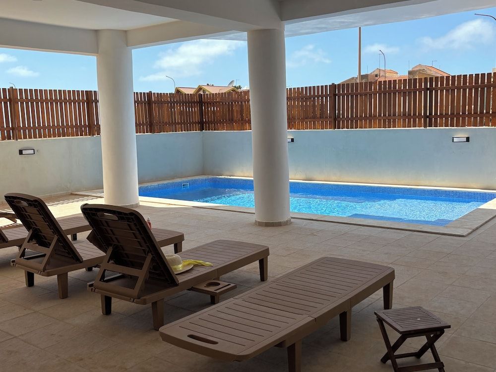 Joli Beach Apartments With Shared Pool 1
