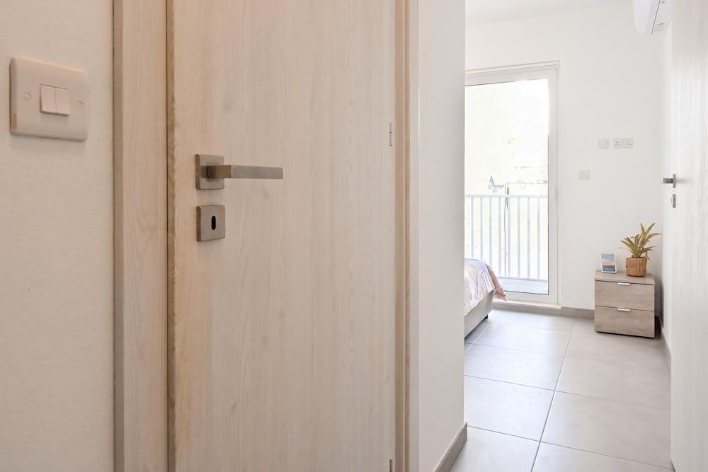 Camelia Seaview 1 Bd Apart In St Paul Bay 1