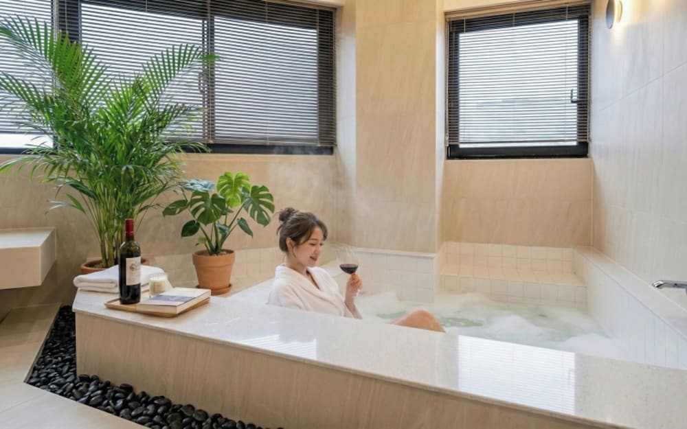 Hotel Brown Dot (Dongducheon Central Station) 1