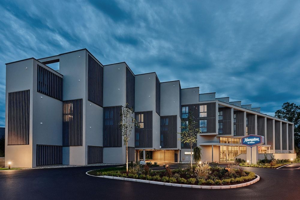 Hampton By Hilton Salzburg Messe 1