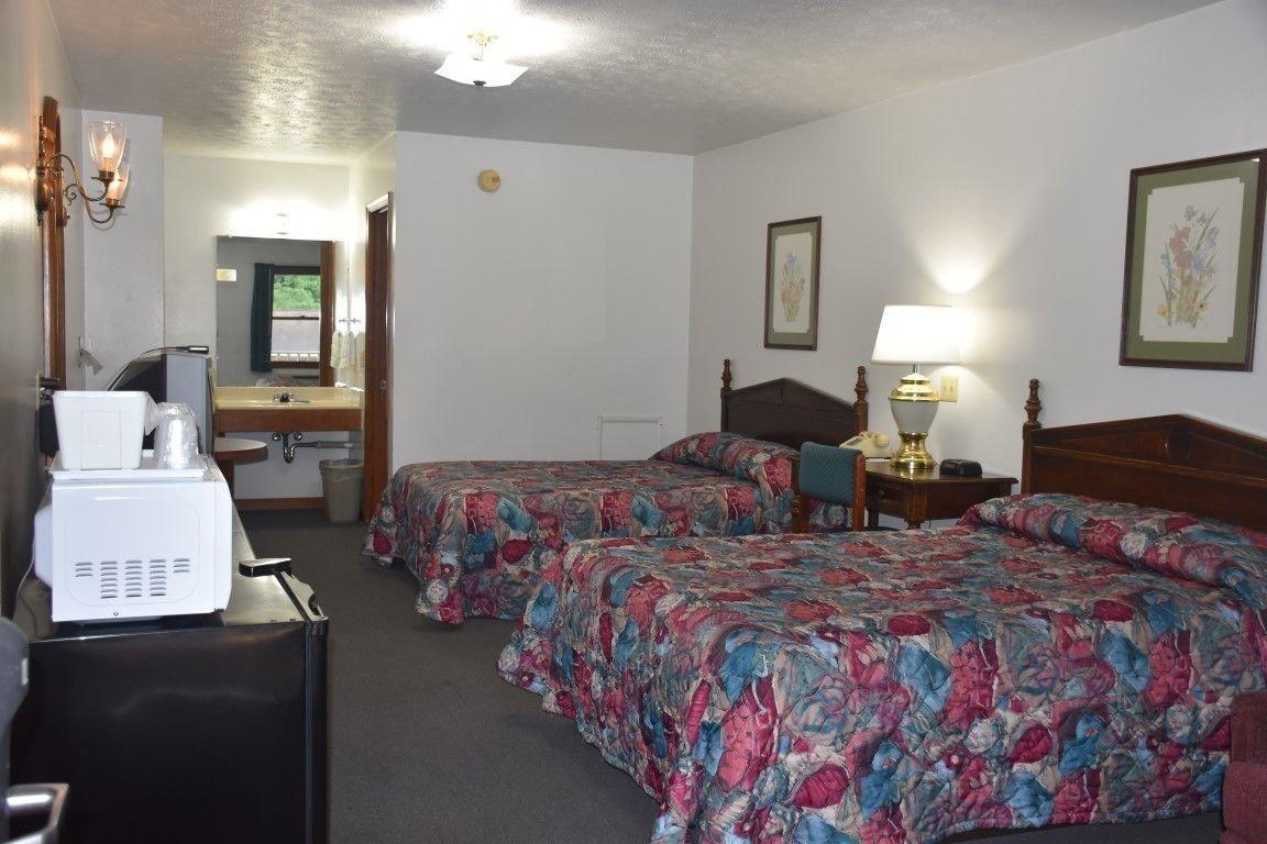 Elkins Economy Inn 2