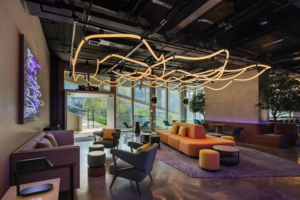 YOTEL Bangkok Sukhumvit, Select by Hilton 2