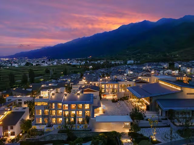 The Mountain The Sea Hotel Dali, Curio Collection by Hilton 1