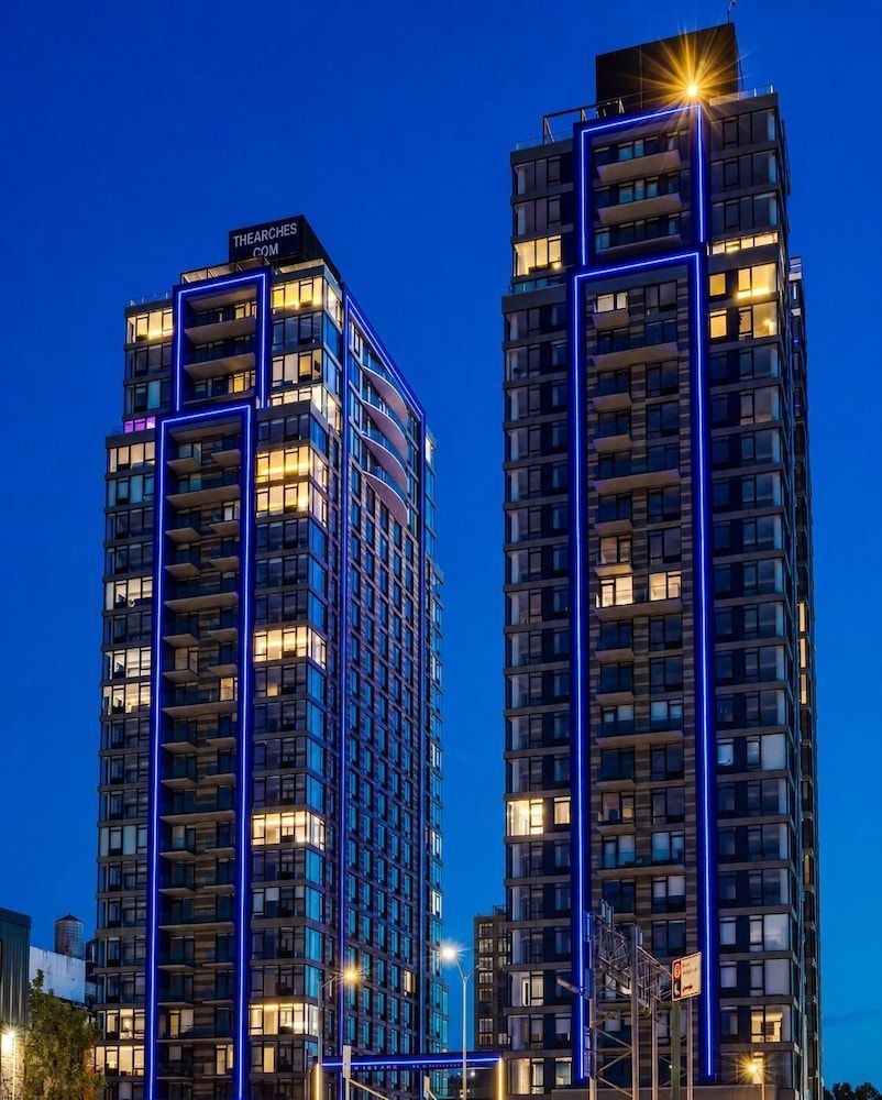 Global Luxury Suites at The Arches 1