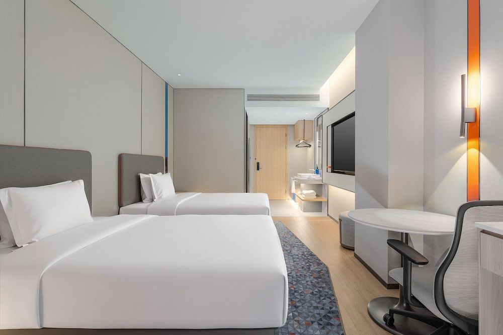Holiday Inn Express Chongqing Baixiang Street by IHG 2