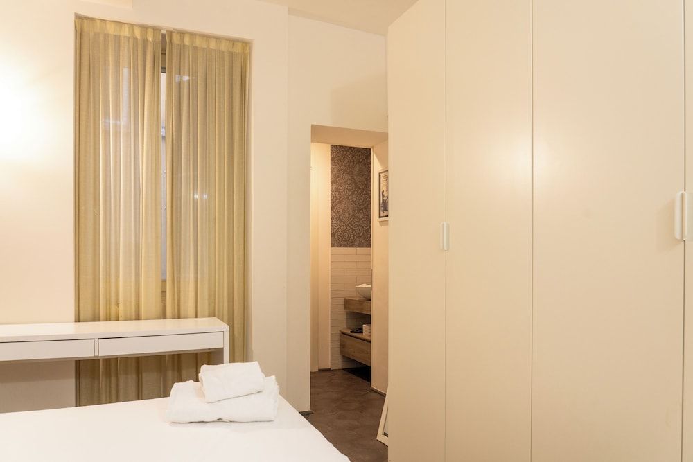 Emilia Suite Central 1