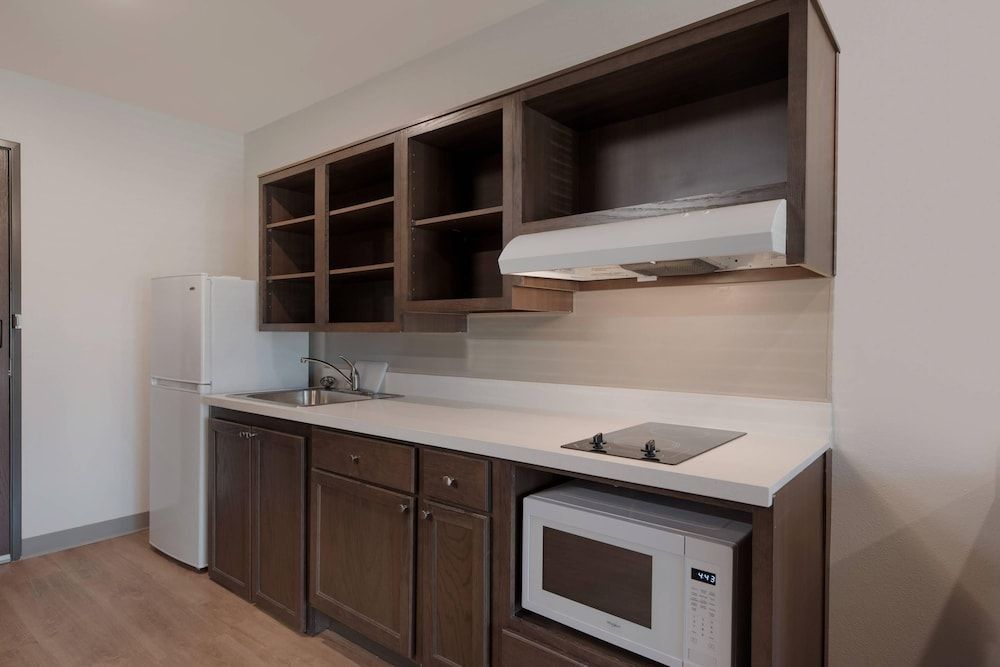 WoodSpring Suites Phoenix-Deer Valley 1