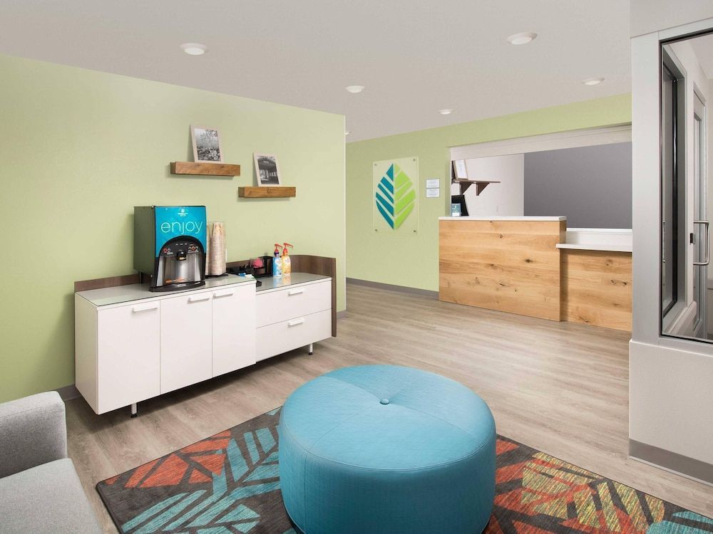 WoodSpring Suites Glendale Sports & Entertainment District 2