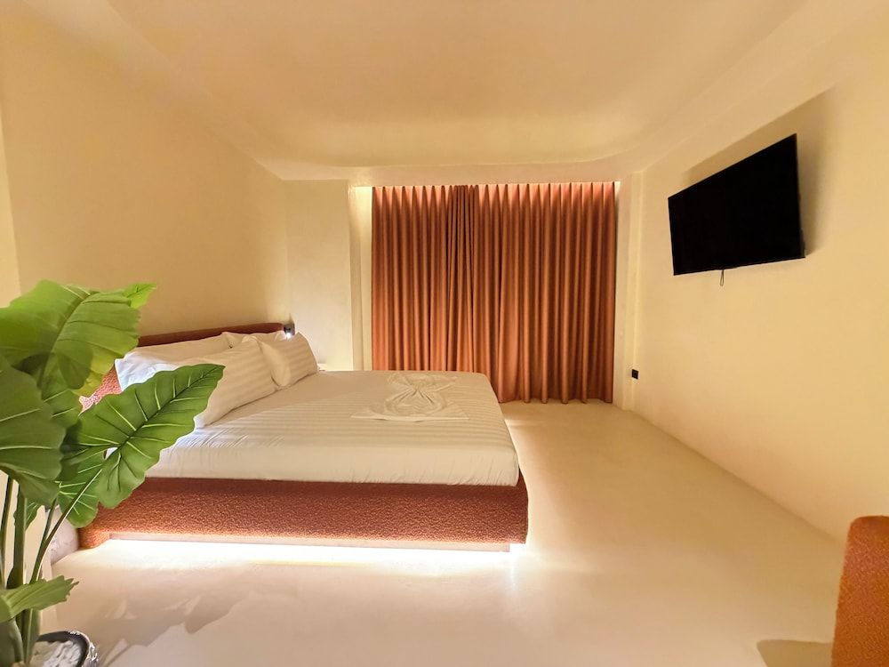 Luxuria Suites 2