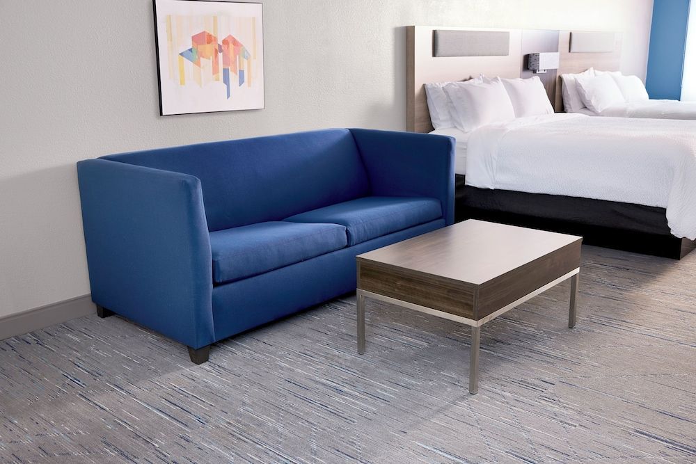 Holiday Inn Express Cedar Rapids South - Arpt Area by IHG 2