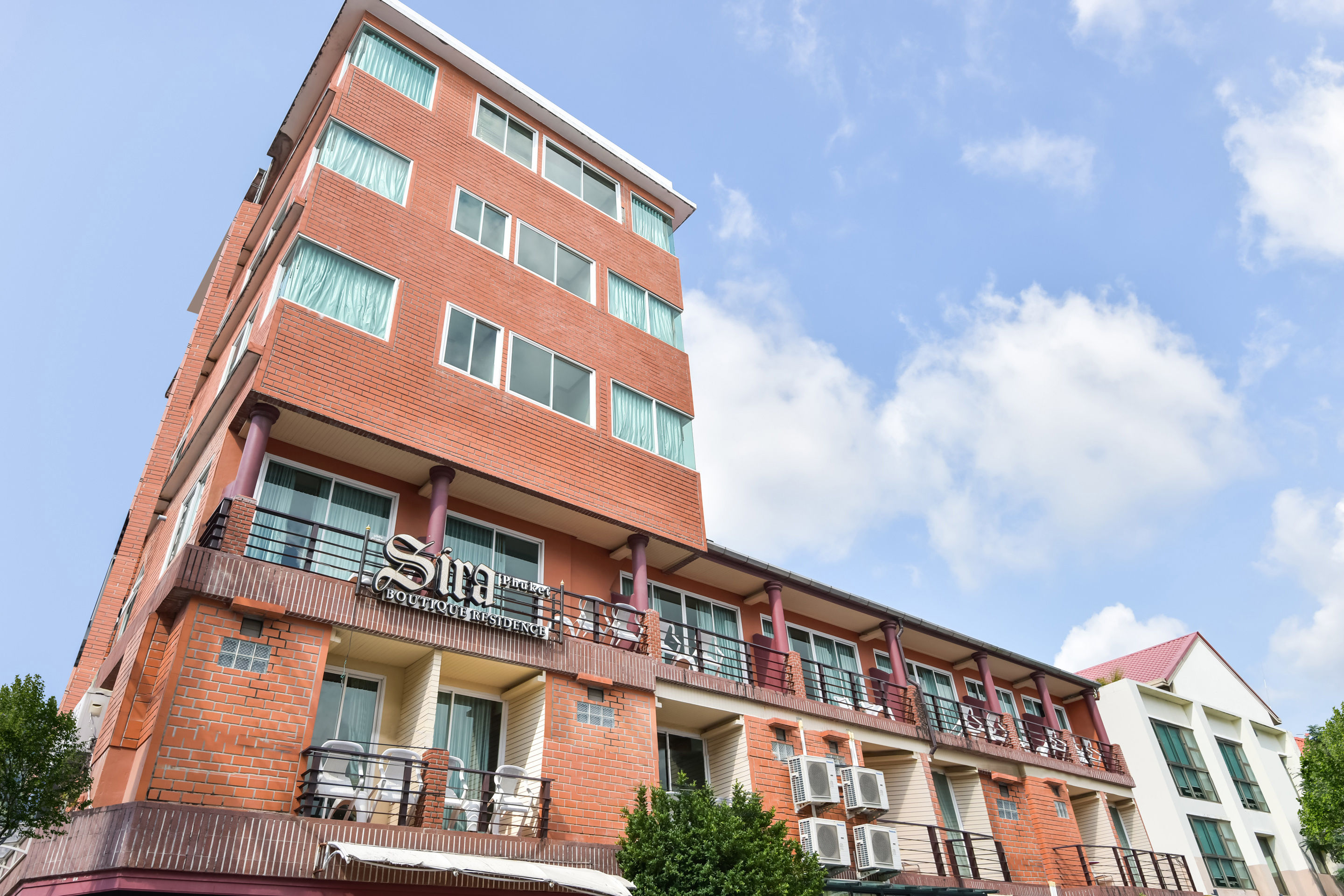 Sira Boutique, Patong 2